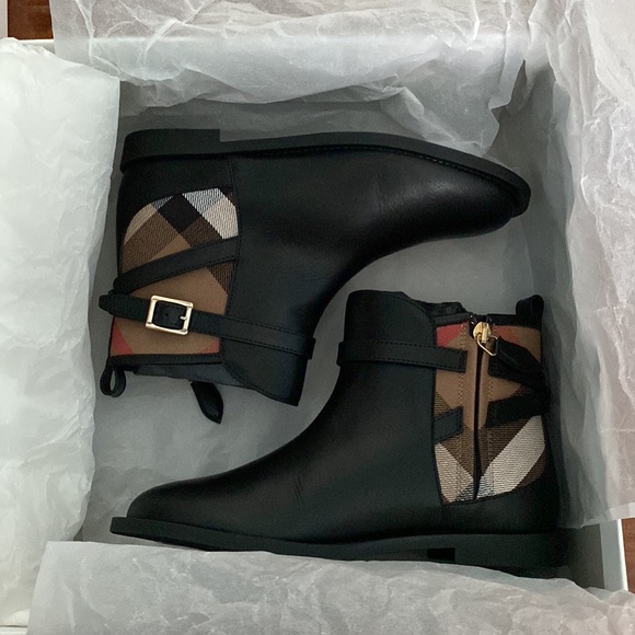 Burberry Mini Richardson Girls Ankles Boots Size 2 (EUR 33)